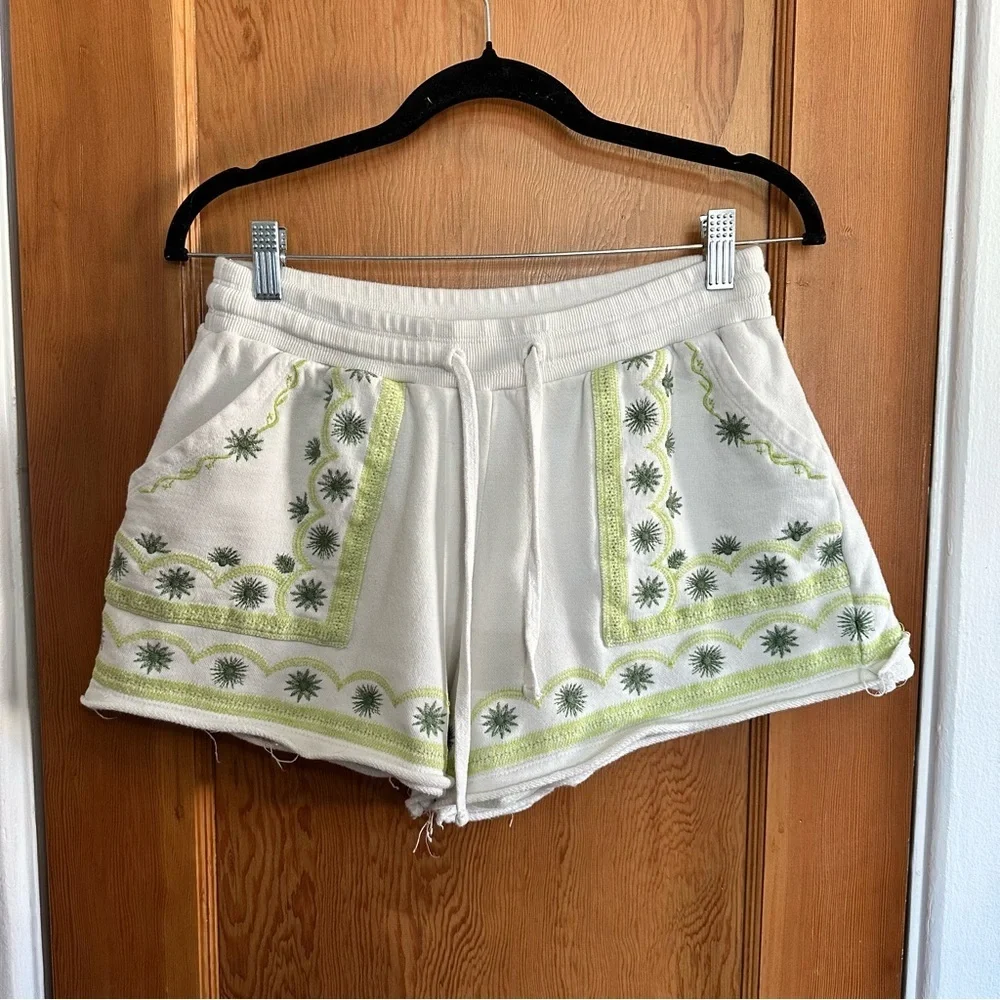 anthropologie marka embroidered pull on shorts